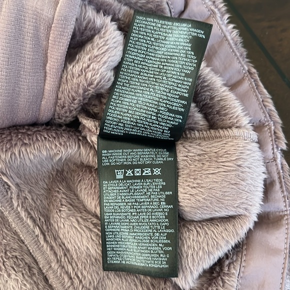 The North Face Women's Osito Fleece Jacket - Picture 11 of 14